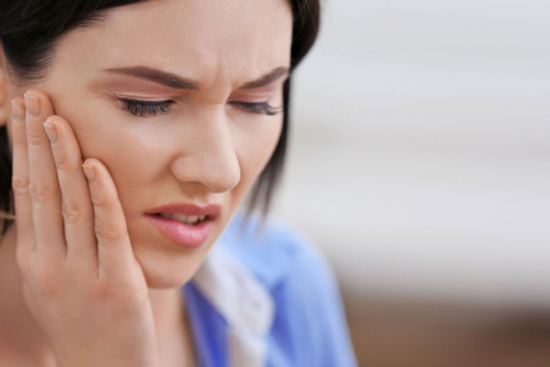 dental patient in need of wisdom tooth extraction